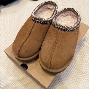 EUC UGG Tasman Brown Suede shoes